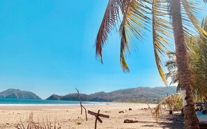 Camastros y toallas de playa 