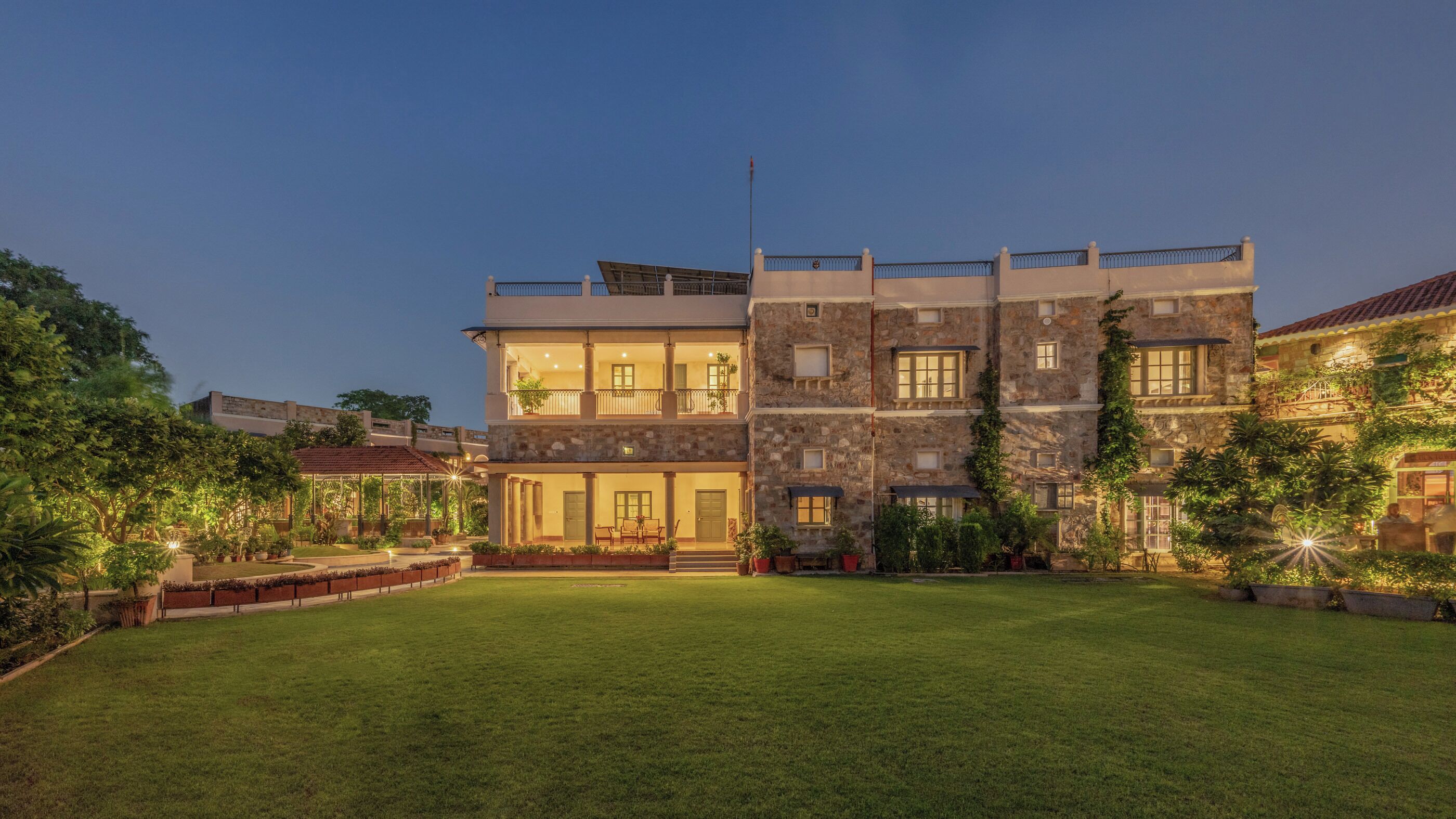 Fachada de la propiedad