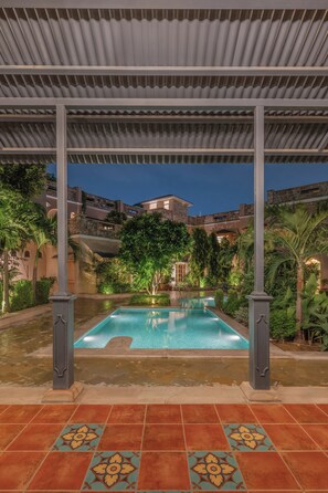 Outdoor pool - Niravi Jaipur (Jaipur)