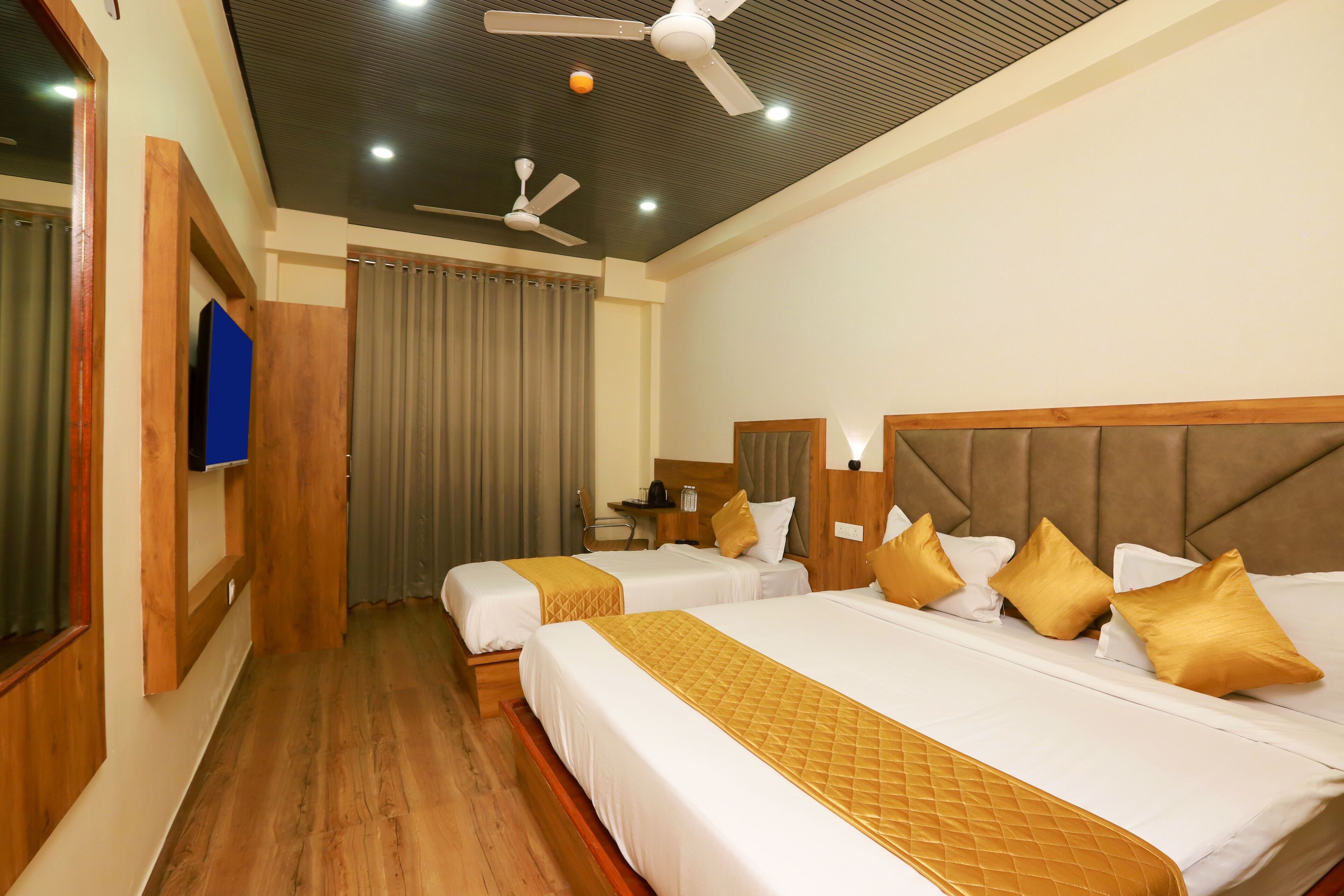 Photo - Hotel BKC Minerva, Near US Consulate