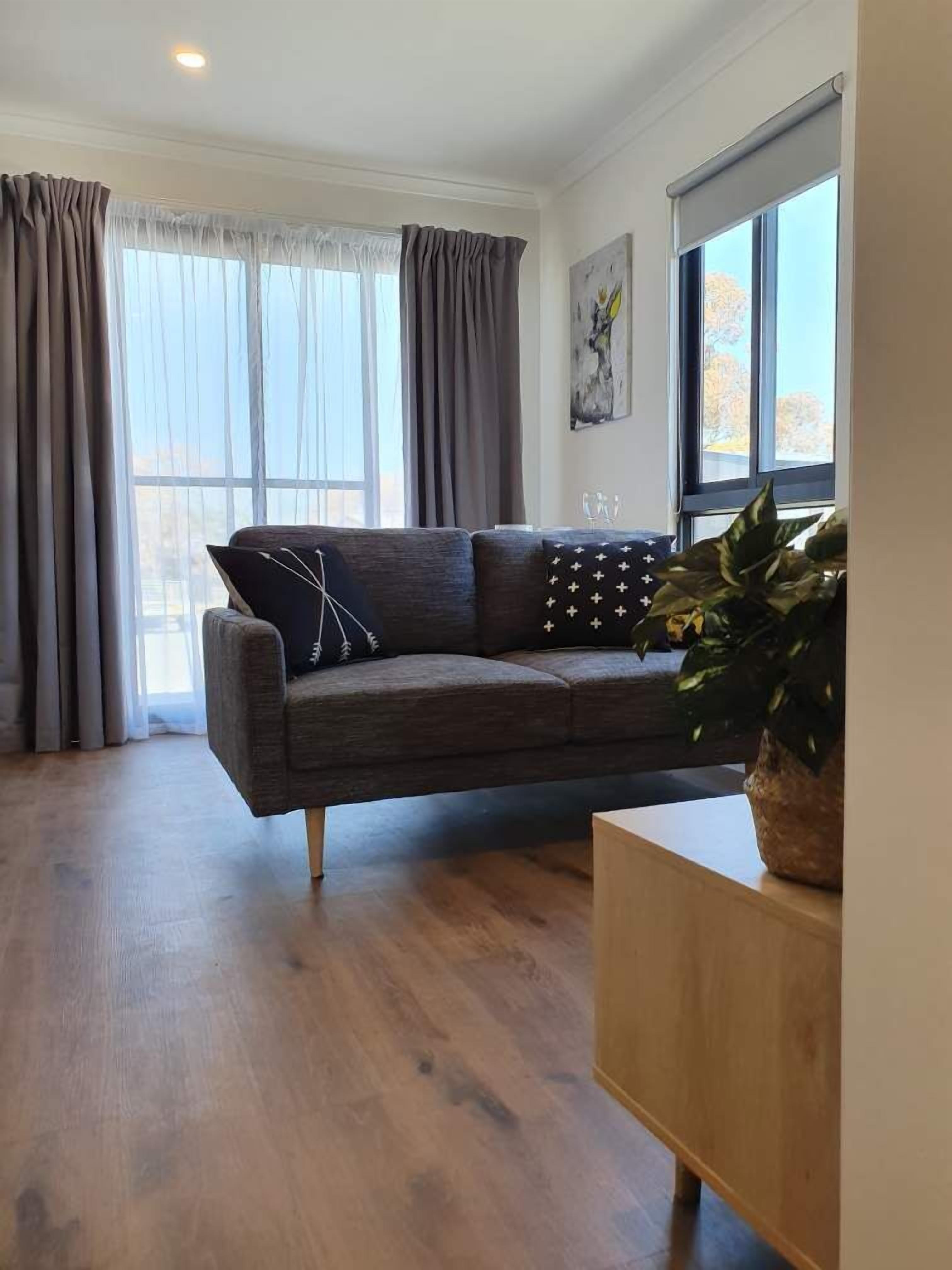 Standard Cabin | Living area