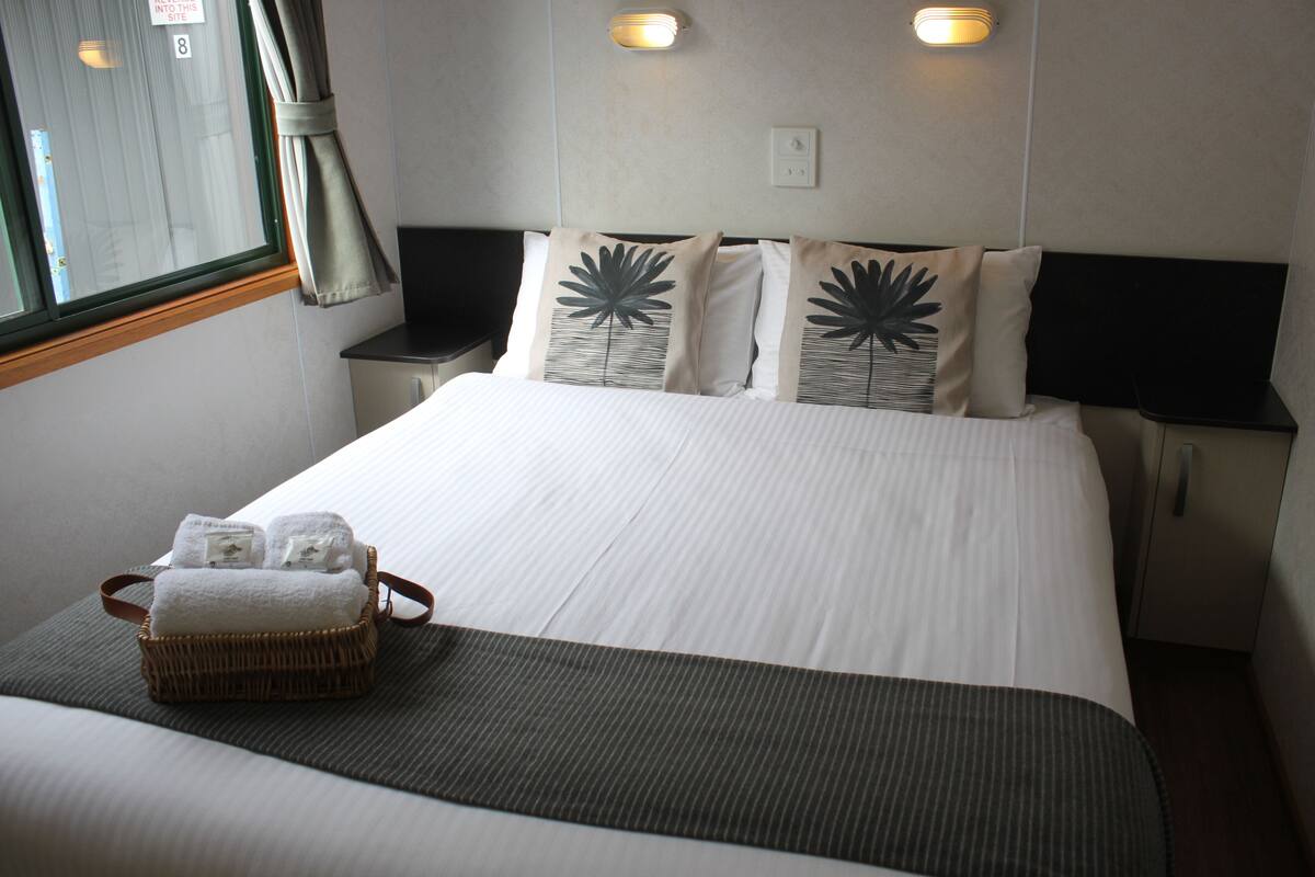 Comfort Cabin, 2 Bedrooms, Kitchen | Wi-fi percuma, cadar katil