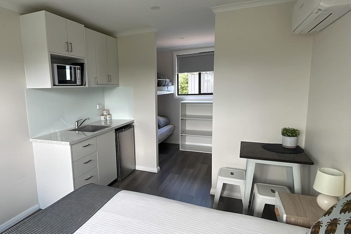 Classic Studio, Multiple Beds, Kitchenette | Free WiFi