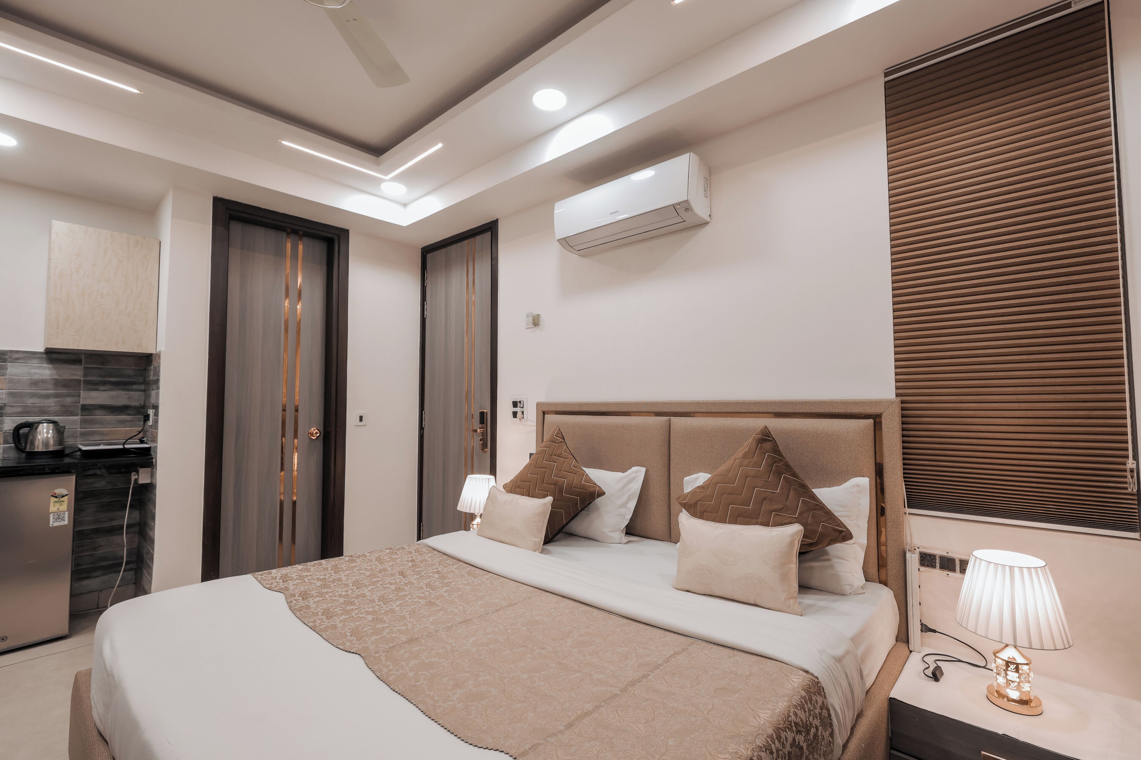 In-room safe, blackout curtains, free WiFi