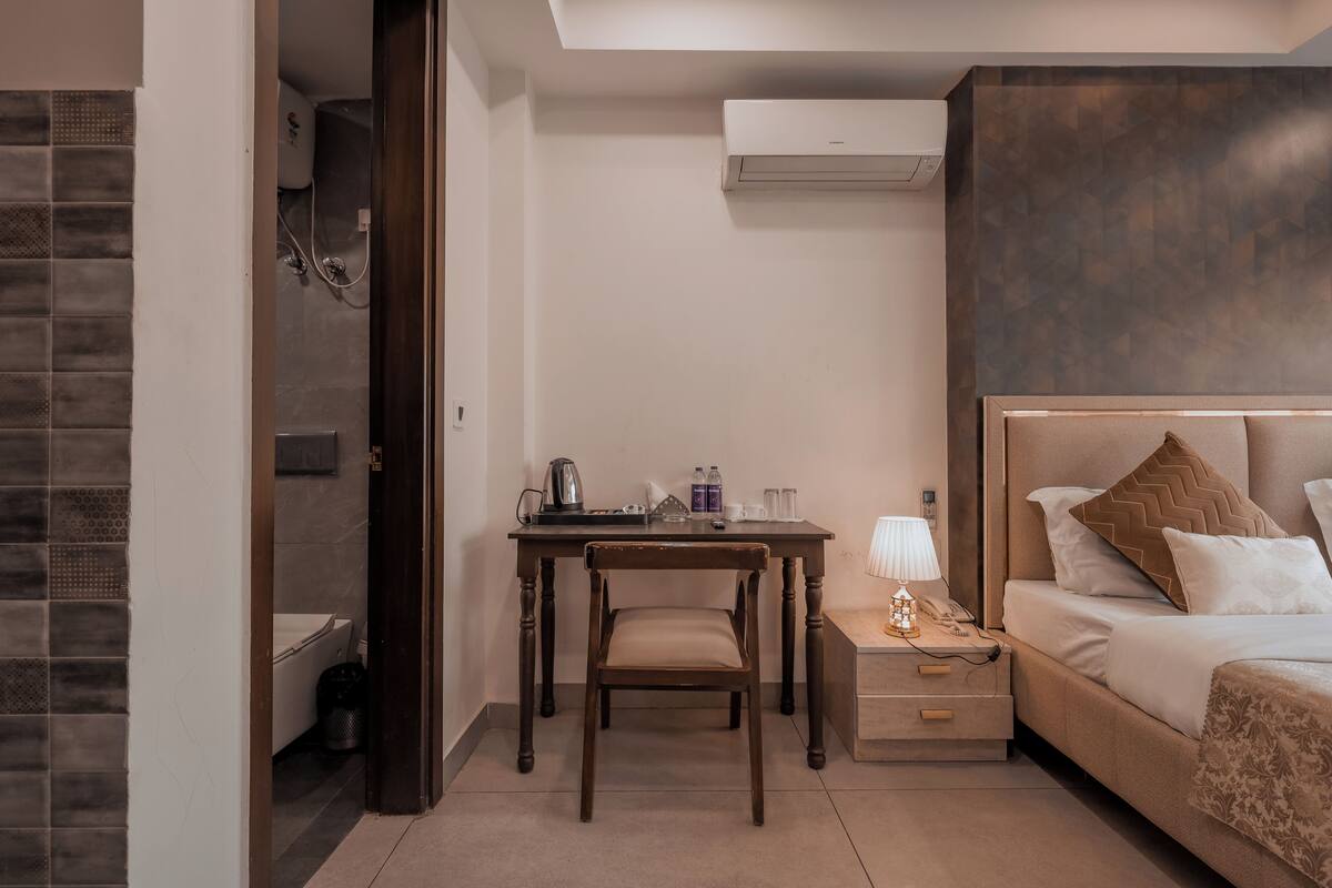 Premium Double Room, City View