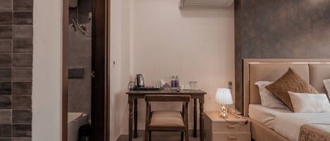 Phòng đôi Premium, quang cảnh thành phố | Két bảo mật tại phòng, màn/rèm cản sáng