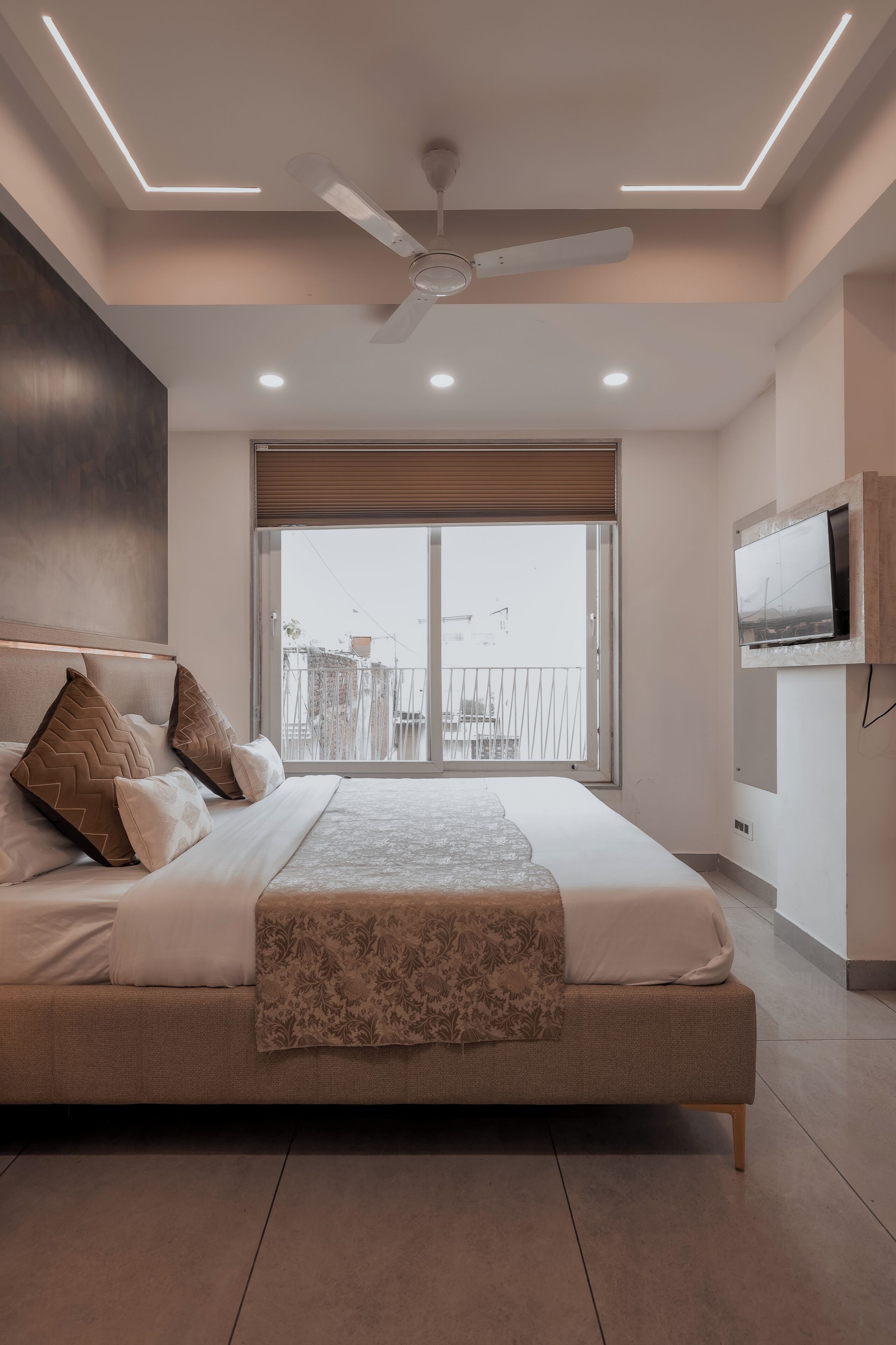 尊荣双人房, 城市景观 | 客房内保险箱、遮光窗帘、免费 WiFi