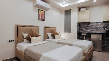 Premium Twin Room, City View | In-room safe, blackout drapes, free WiFi