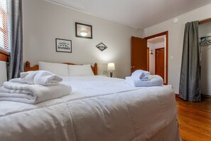 3 slaapkamers, een bureau, een strijkplank/strijkijzer, gratis wifi