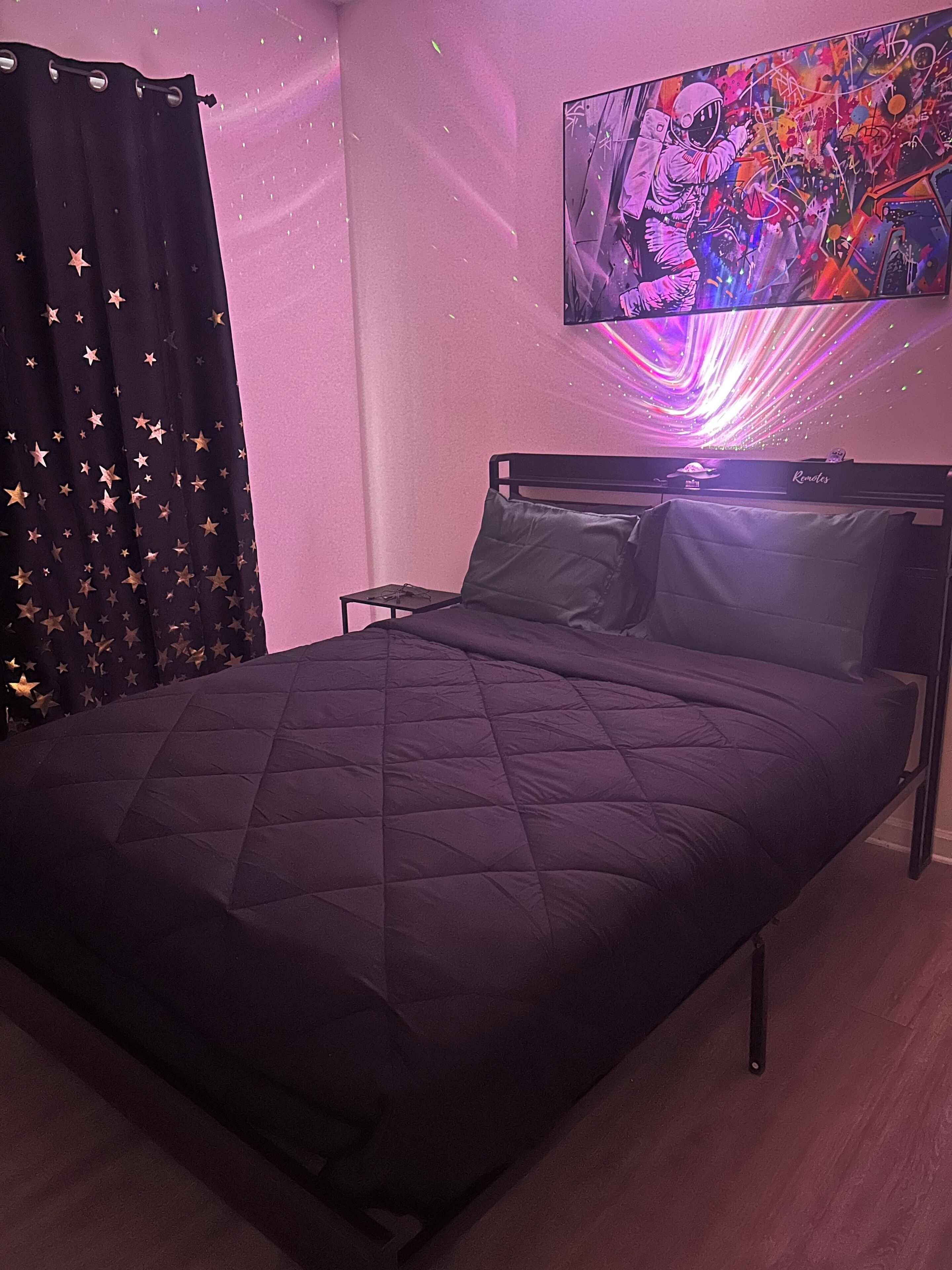 2 bedrooms, iron/ironing board, travel cot, WiFi