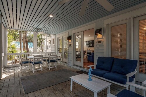 Shell Seeker - SPACIOUS crofter - 5 total bedrooms!