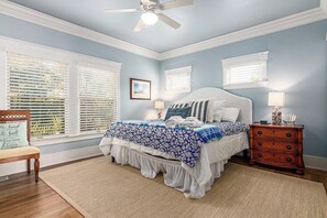 4 bedrooms, WiFi, bed sheets - Deja Blue PET FRIENDLY ocean view (Bald Head Island)