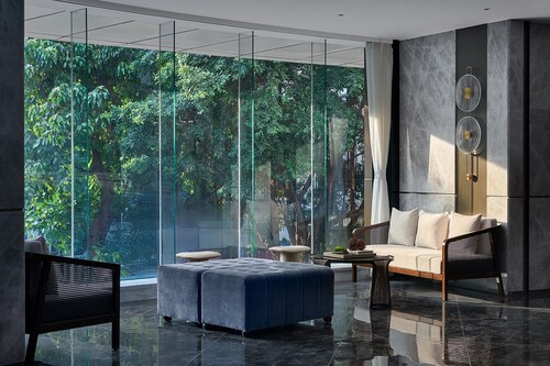 Lavande Hotel Guangzhou Beijing Road Pedestrian Street Haizhu Square Metro Station Branch - Free Deliver Service to Canton Fair Complex During Canton Fair Period