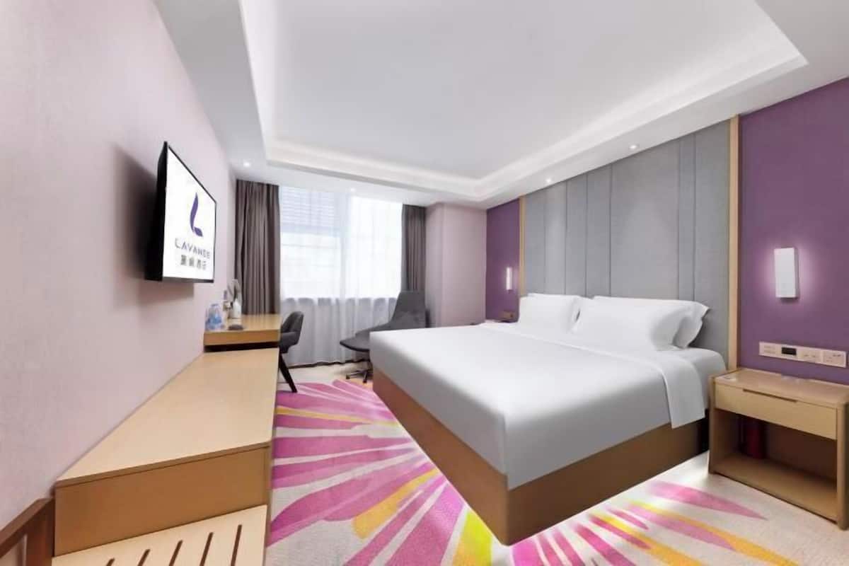 1 Schlafzimmer, hochwertige Bettwaren, Minibar, Schreibtisch
