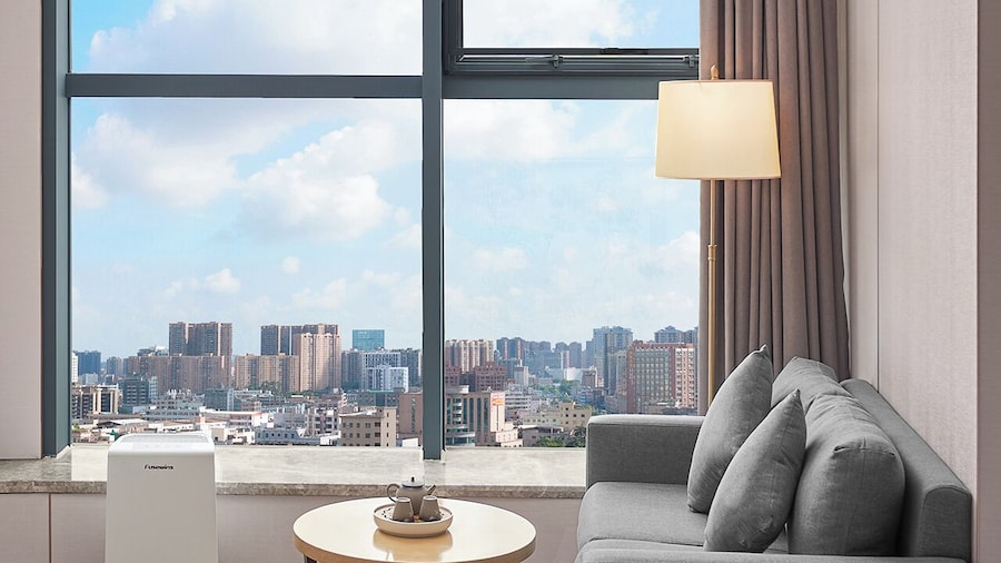 Lavande Hotel Guangzhou Beijing Road Pedestrian Street Haizhu Square Metro Station Branch - Free Deliver Service to Canton Fair Complex During Canton Fair Period