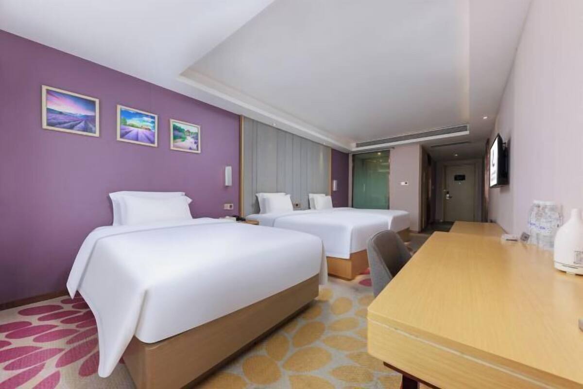 Premium bedding, minibar, blackout curtains, soundproofing