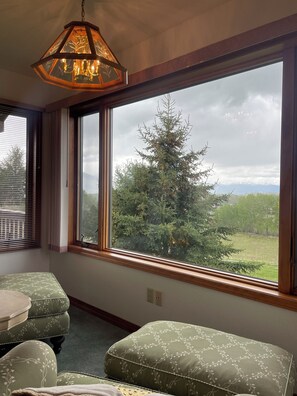 Interior - Peaceful Skalkaho hide away, 4-bedroom house in Hamilton. (Hamilton)