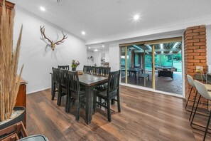 تناول الطعام