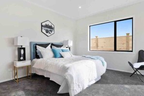 4 室のベッドルーム、アイロン / アイロン台、旅行用ベビーベッド、WiFi