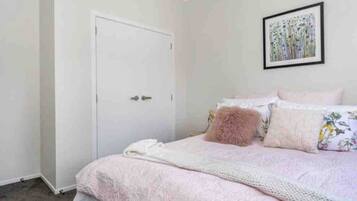 4 bedrooms, iron/ironing board, travel cot, WiFi