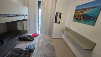 2 sovrum, strykjÀrn/strykbrÀda, gratis wi-fi och sÀngklÀder