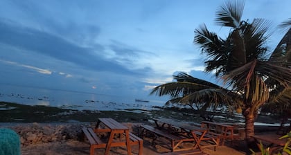 Maryan Moyo Bungalows and resto