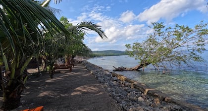 Maryan Moyo Bungalows and resto