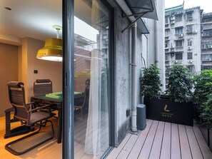 Grand Double Room, City View | Terrace/patio - Lavande International Hotel Guangzhou TaiKoo Hui Square Shipaiqiao Metro Station Branch - Free Shuttle Bus to Canton Fair Complex During Canton Fair Period (Guangzhou)