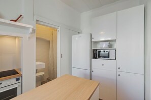 Kühlschrank, Mikrowelle, Geschirrspüler
