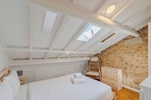3 bedrooms, bed sheets
