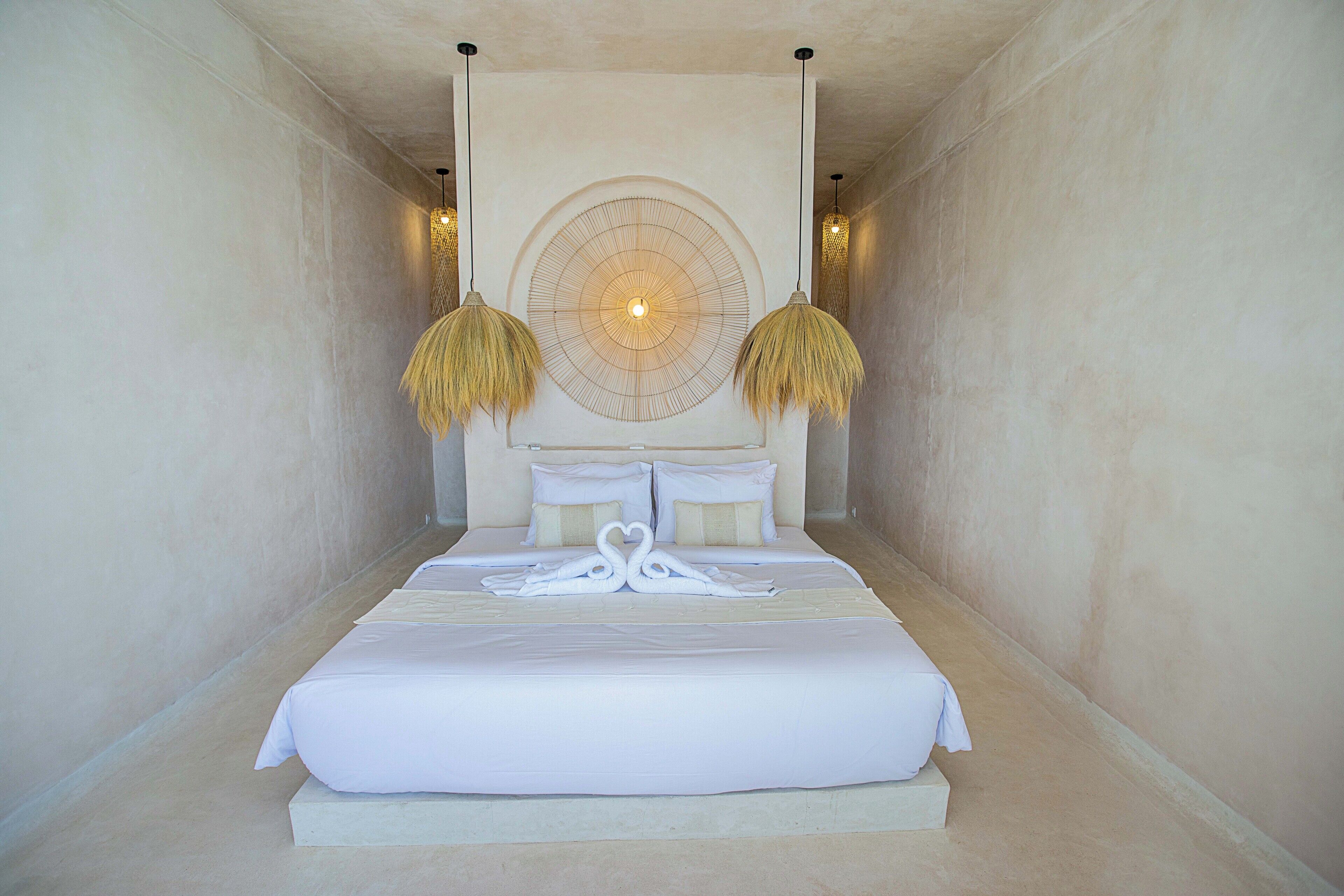 3 多间卧室、客房内保险箱、遮光窗帘、婴儿床