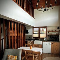 Vila família, varanda | Cozinha privada | Cooktop, lava-louças, cafeteira/chaleira, chaleira elétrica
