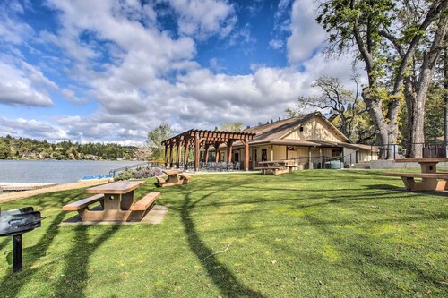 Access to Pine Mountain Lake: Family Cabin w/ Deck