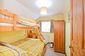 2 bedrooms, iron/ironing board, free WiFi, bed sheets - The Bays Newport (Newport)