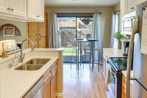 Fridge, microwave, stovetop, dishwasher - 1 Mi to UNM: Convenient Albuquerque Townhome! (Albuquerque)