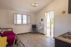 1 bedroom, iron/ironing board, travel cot, WiFi