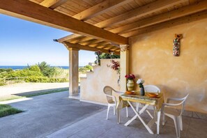 Outdoor dining - Residence Sole - Apartment 5 (Tertenia)