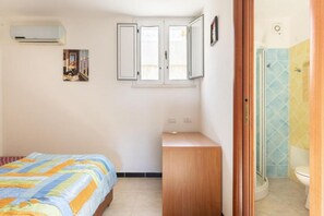 1 bedroom, iron/ironing board, travel crib, WiFi