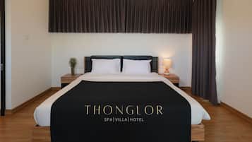 In-room safe, desk, laptop workspace, blackout curtains