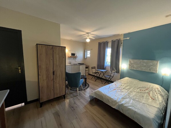 1 bedroom, WiFi, bed sheets - Studio Foudi (Saint-Pierre)