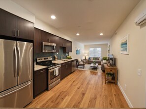 Suite, 2 Bedrooms | Private kitchen | Fridge, microwave, oven, stovetop - Dream Escape with great rooftop views (Los Angeles)
