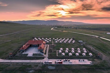 Exterior. Secret of the Silk Road