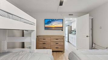 1 bedroom, free WiFi, bed sheets