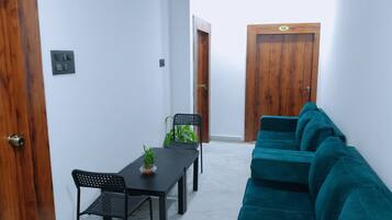 Basic Triple Room | Free WiFi
