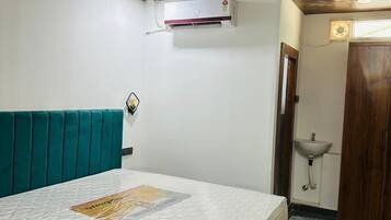 Deluxe Double Room, City View | Free WiFi