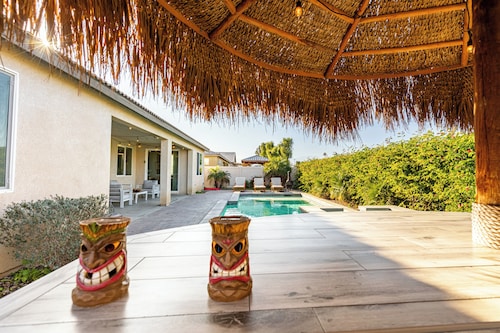 Luxe Indio Stay w/ Pool, Tiki Bar & Fire Pit Near Coachella | Longfellow