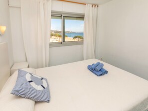 4 slaapkamers, een bureau, internet