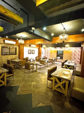 Restaurant - Onyx Garden Boutique Hotel (Guwahati)