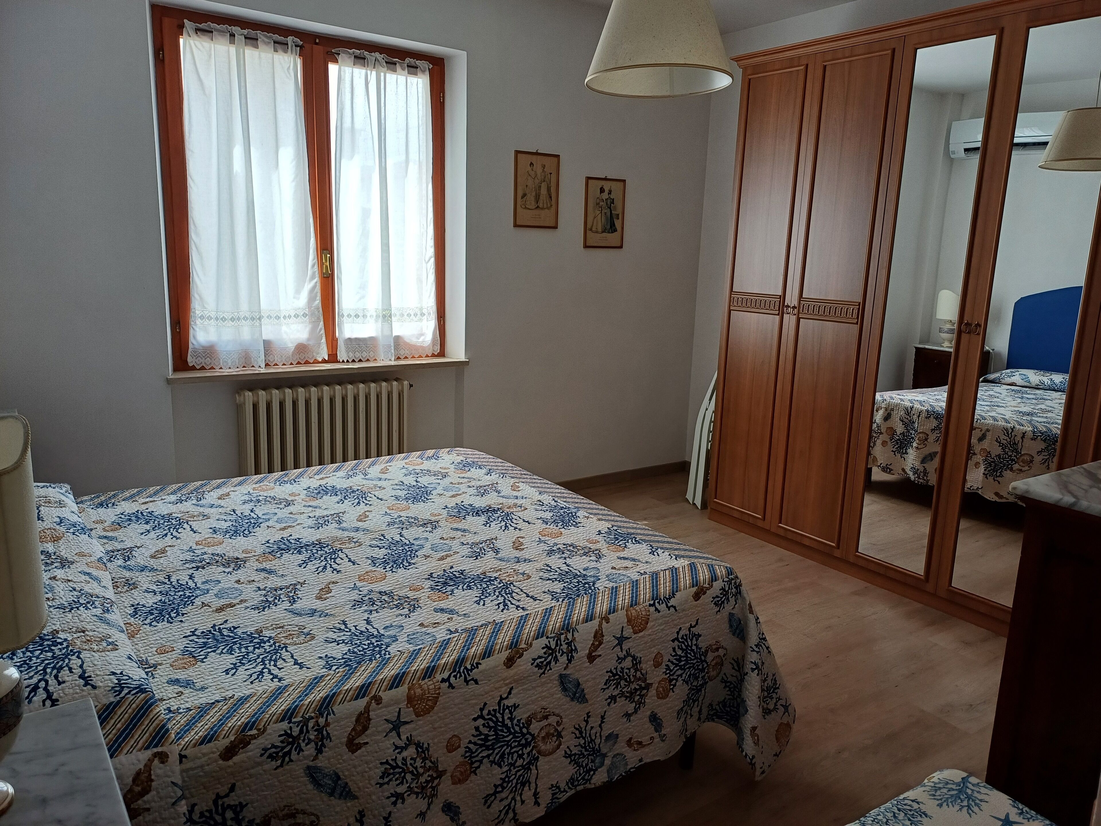 2 chambres, fer et planche à repasser, draps fournis