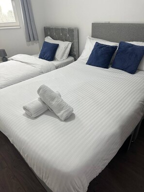 1 bedroom, iron/ironing board, internet, bed sheets
